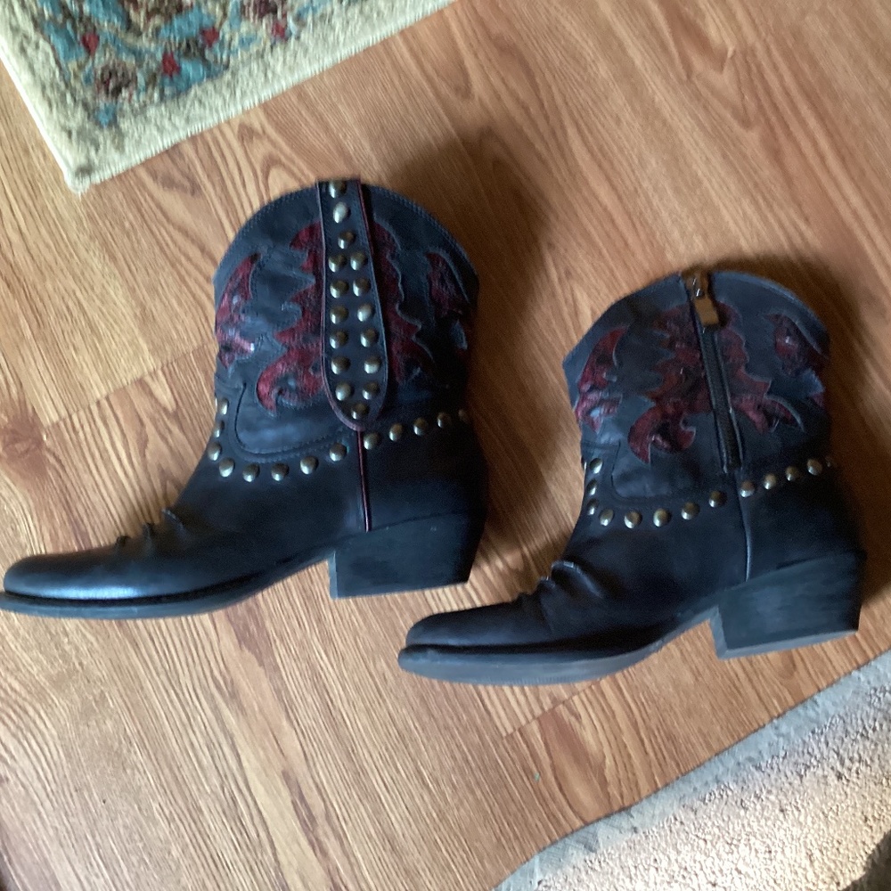 REBA Western boots by Reba McEntire